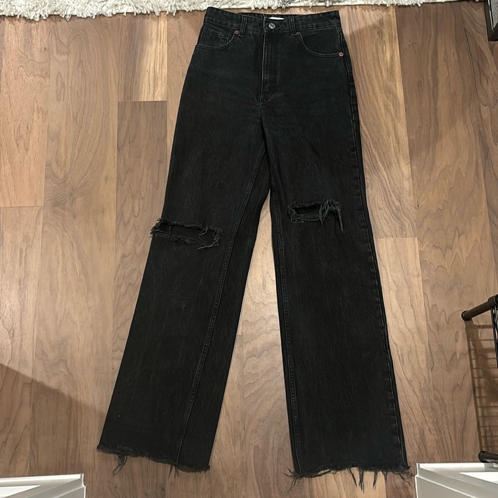 Black Zara Jeans, size 26, distressed, like new
